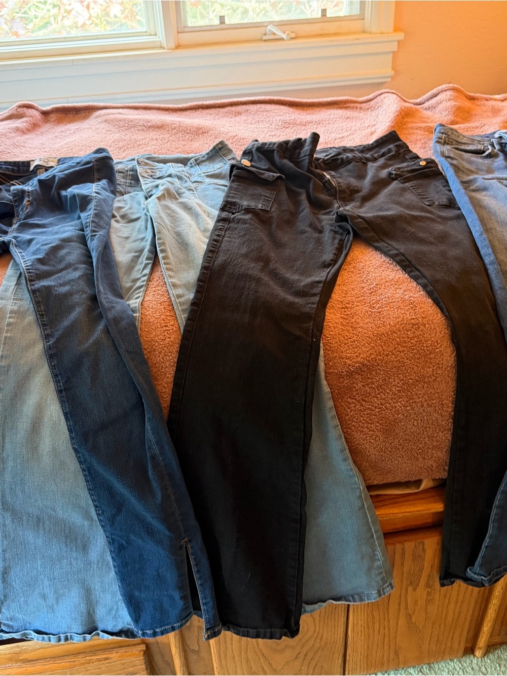 4 pair! (Joe's Jeans&Free People)Flare & Wide Leg in Black and Various Blues!